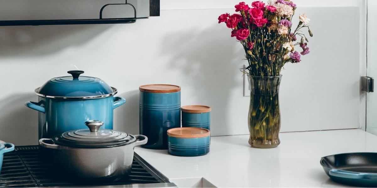 Le Creuset vs Lodge Dutch Oven: Which One Is Right for You?
